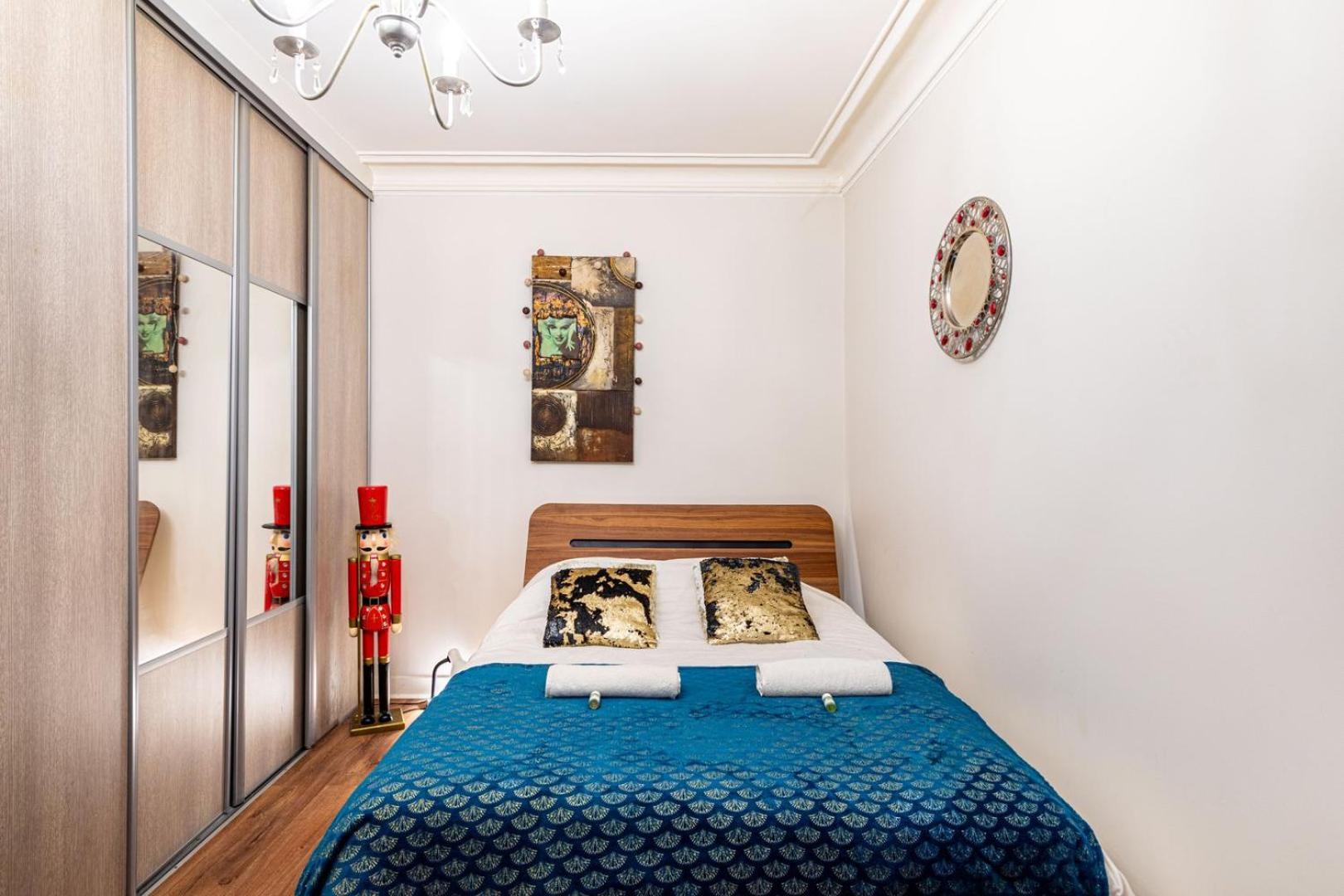 Guestready - Cozy Elegance Near Attractions * Parijs
